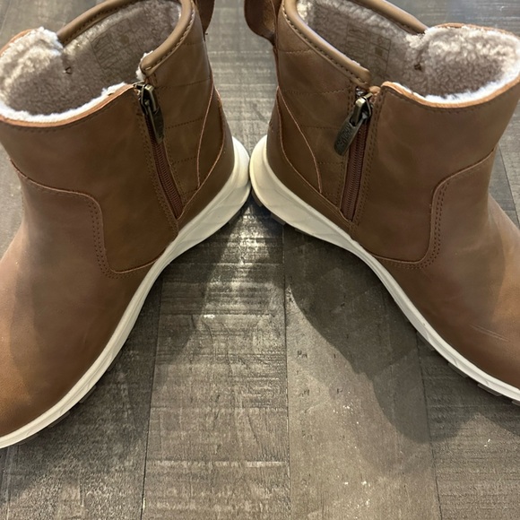 Khombu Brown Boots Cozy Fleece Lining Slip-On - Picture 7 of 7